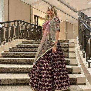 Indian Lehenga size Medium with Matching  jewelry